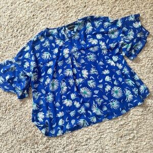 Liz Claiborne - Women’s (L) Blue/White Daisy Short Sleeve Bell Shaped Top Shirt